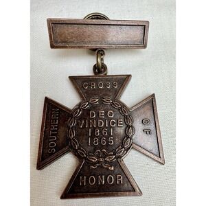 United Daughters of the Confederacy Southern Cross of Honor Medal UCV Screw Back